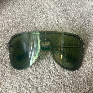 Versace sunglasses, great condition. Perfect for summer!